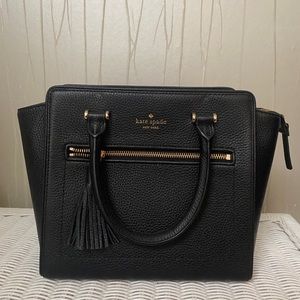 Black kate spade handbag / crossbody